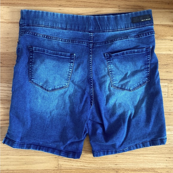 DKNY Jeans Women’s Comfort Stretch Pull-On Bermuda Shorts Size Large EUC - Picture 2 of 3